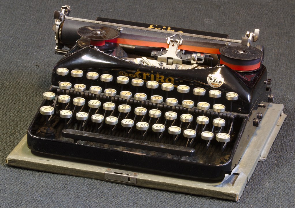 erika 5 typewriter